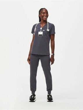 Figs Women's Charcoal Jogger Scrub Pants